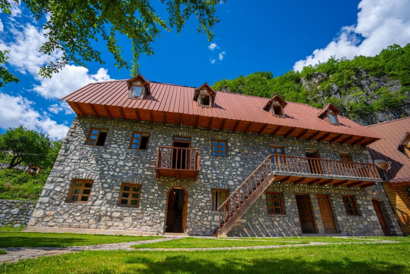 Bujtina Berishta Theth Otel Dış mekan fotoğraf